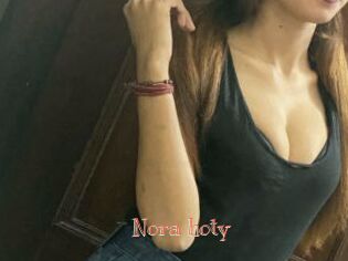 Nora_hoty